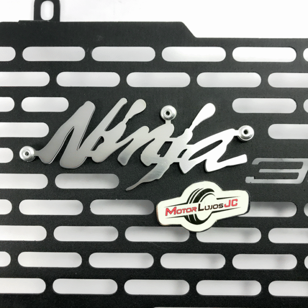 P. Radiador Negro "NINJA 300 "   + 3D CROMO - Imagen 4