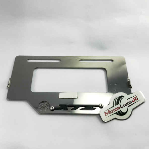 Portaplaca Cromo "XTZ" + 3D NEGRO